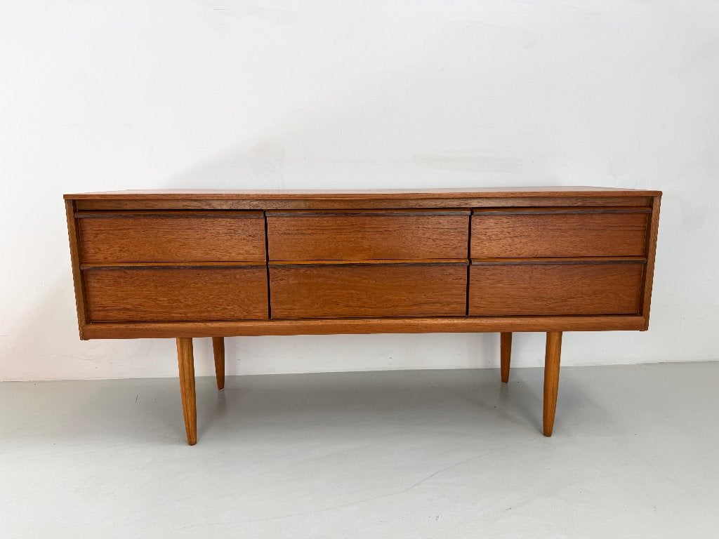 Vintage dressoir Austinsuite., Huis en Inrichting, Ophalen of Verzenden, Zo goed als nieuw, 25 tot 50 cm, 150 tot 200 cm