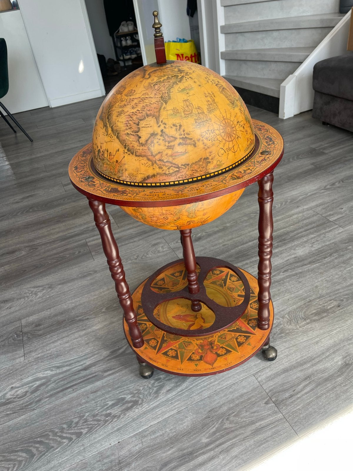 Globebar/minibar Wereldbol met Opbergruimte, Ophalen, Gebruikt, Draaibaar, Globebar