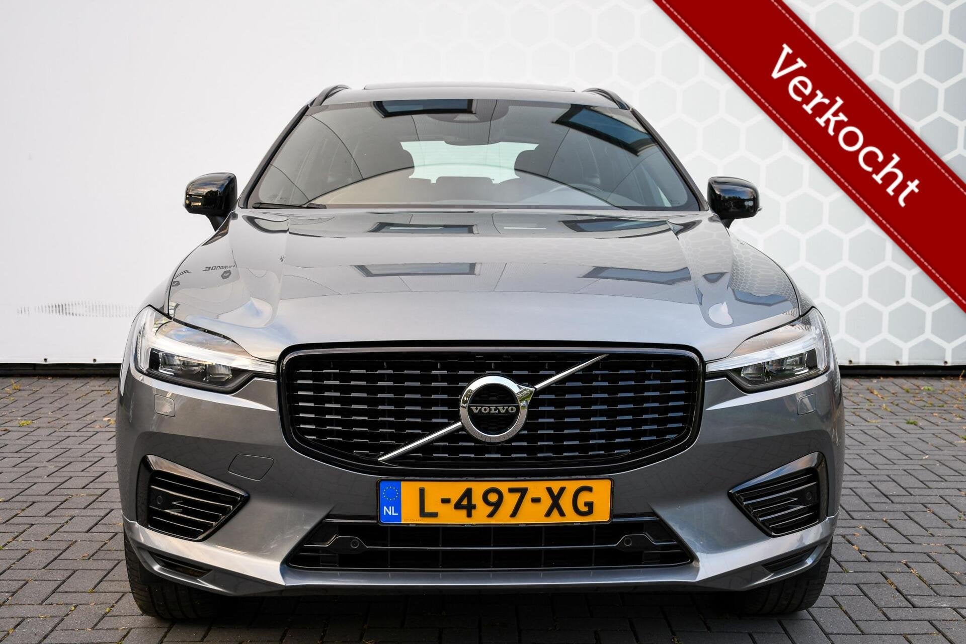 Volvo XC60 2.0 Recharge T6 AWD R-Design PANO LEER TREKHAAK L, Auto's, Automaat, Adaptive Cruise Control, Gebruikt, 1969 cc