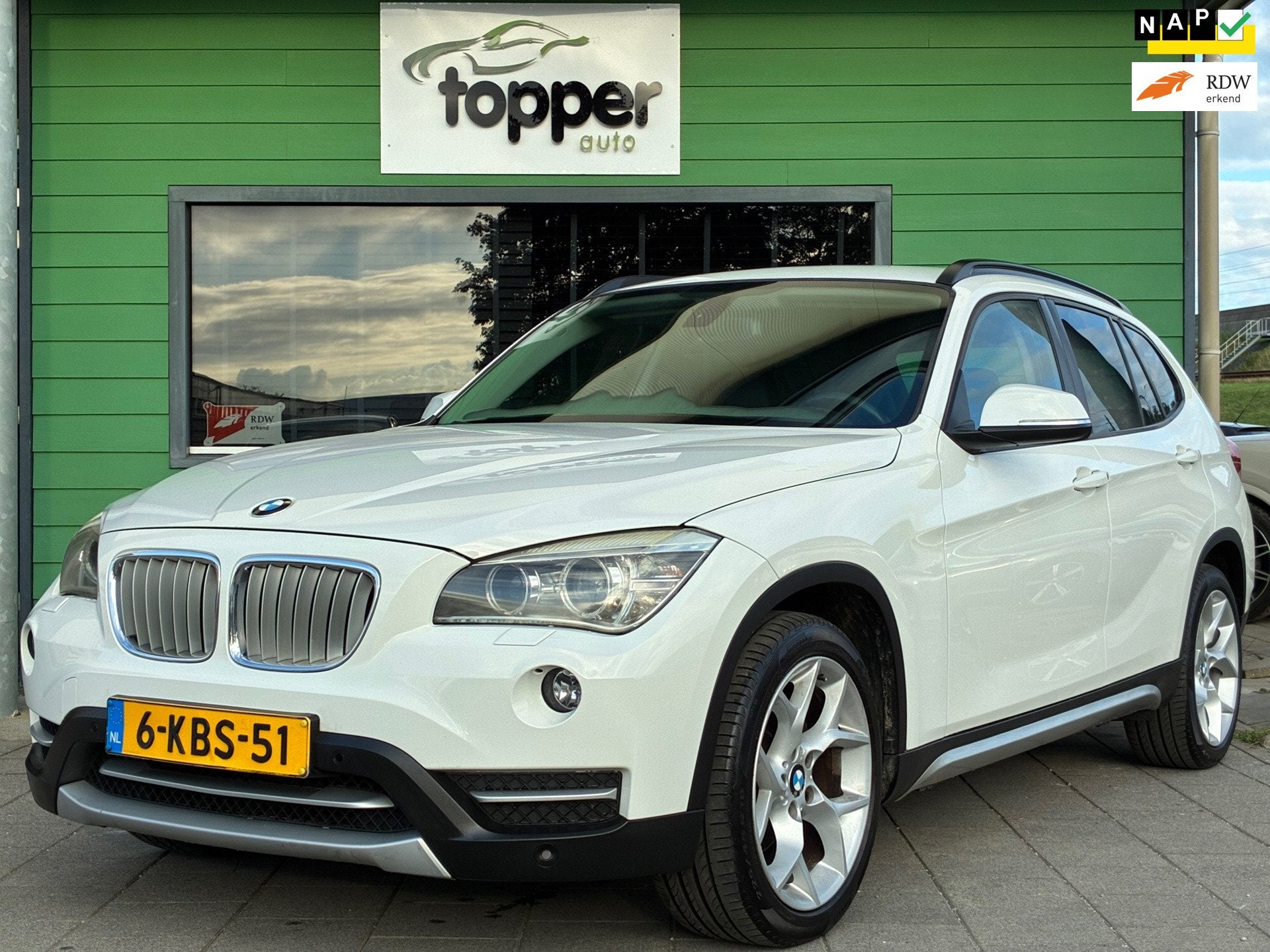 BMW X1 XDrive20i Upgrade Edition|D-ketting v.v.|Automaat|Nav, Gebruikt, Euro 6, 4 cilinders, 2000 kg