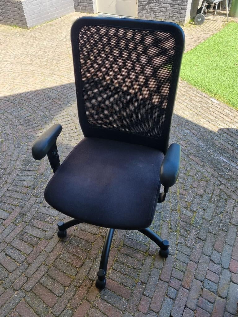Verstelbare bureaustoel, Ophalen, Gebruikt, Zwart