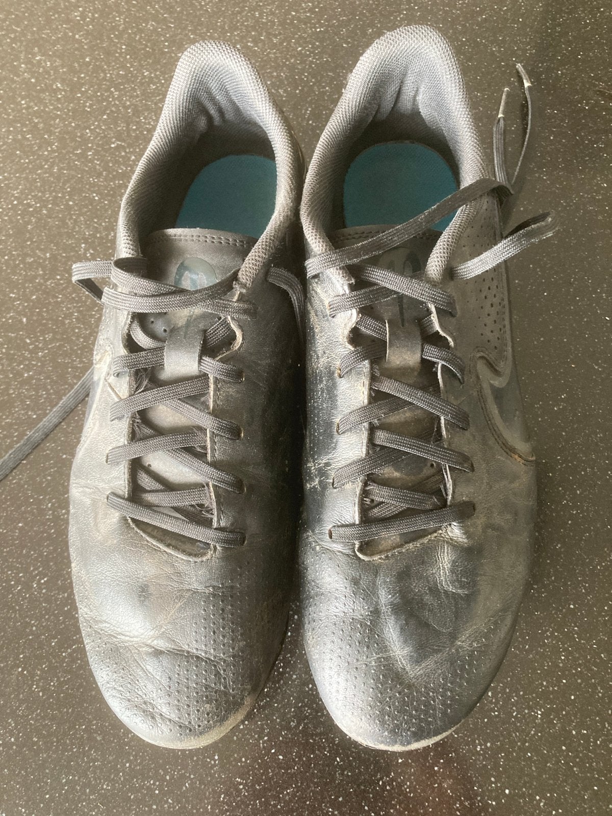Nike Tiempo voetbalschoenen - Maat 43, Sport en Fitness, Ophalen of Verzenden, Gebruikt, Schoenen