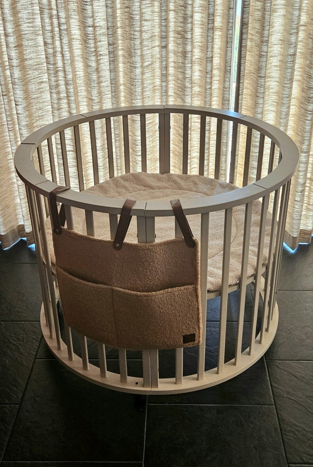Europe Baby Box Circa III beige - Rond met boxkleden, Ophalen, Gebruikt, Rond, In hoogte verstelbaar