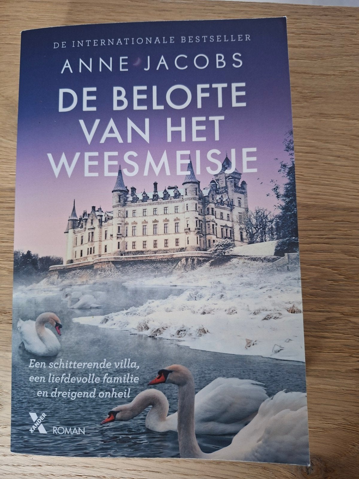 De belofte van het weesmeisje - Anne Jacobs, Ophalen of Verzenden, Gelezen, Anne Jacobs, Nederland