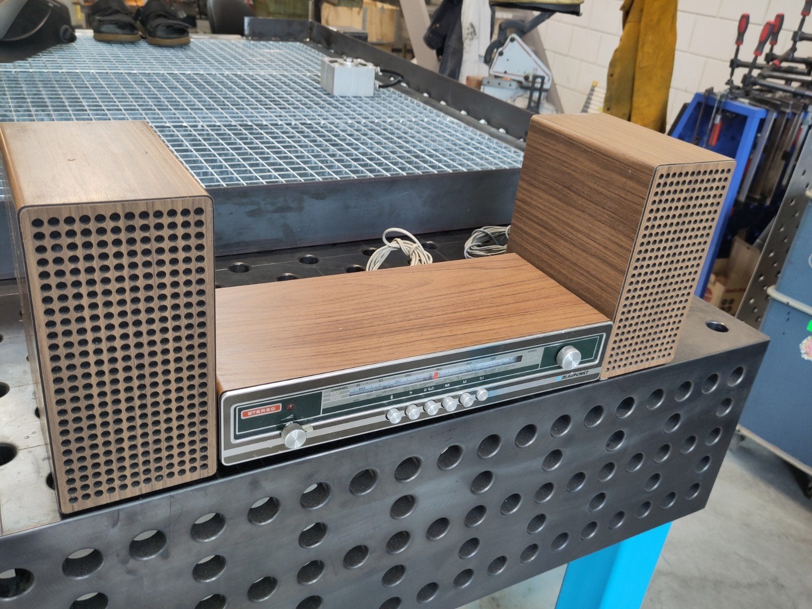 Blaupunkt radio, Ophalen
