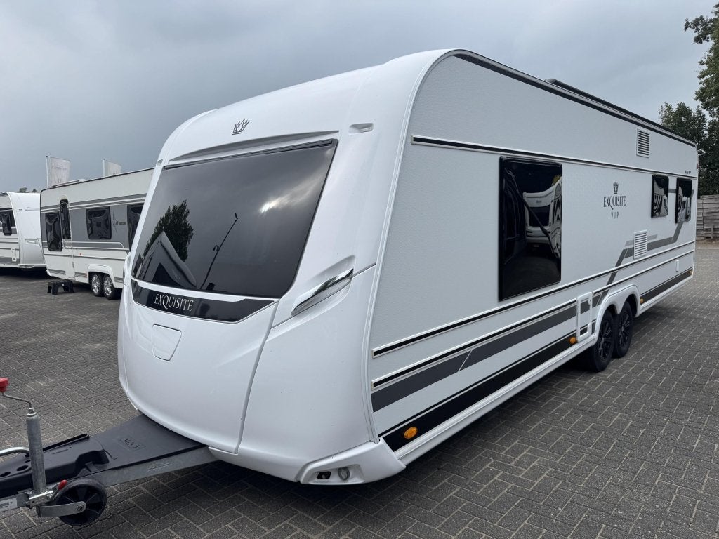 LMC Exquisite 695 VIP 2024 | Vrijst. Queensbed | Voortent, Caravans en Kamperen, Schokbreker, Bedrijf, Treinzit, 6 tot 7 meter