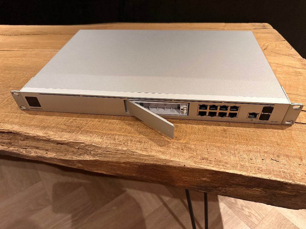 Unifi Dream Machine Pro, Ophalen of Verzenden, Gebruikt, Router, Ubiquiti