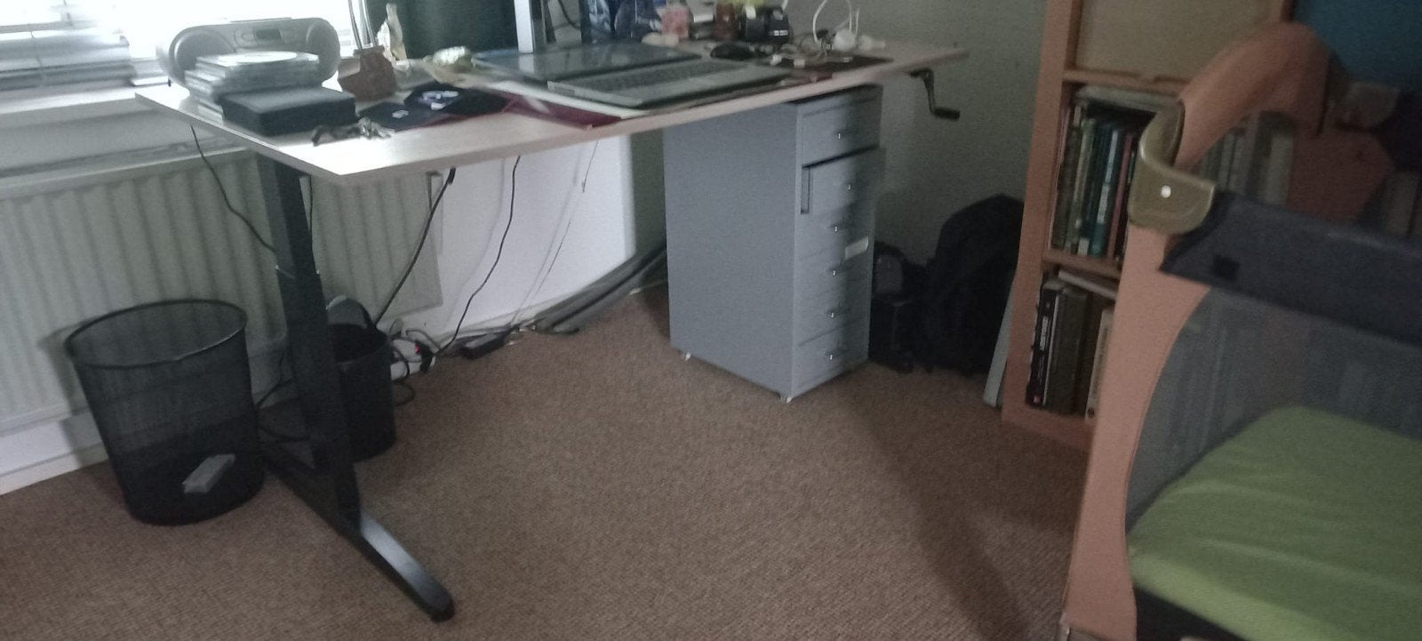 Ahrend MONOTOP zit-zit bureau 140x80cm met kastje en bureaus, Huis en Inrichting, Bureaus, Ophalen, Overige typen, Gebruikt, In hoogte verstelbaar