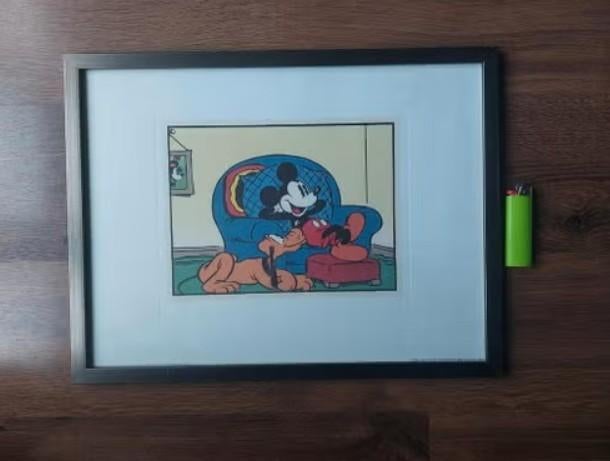 Mickey Mouse in stoel met Pluto (Disney 5832), Ophalen of Verzenden, Mickey Mouse, Zo goed als nieuw, Plaatje of Poster