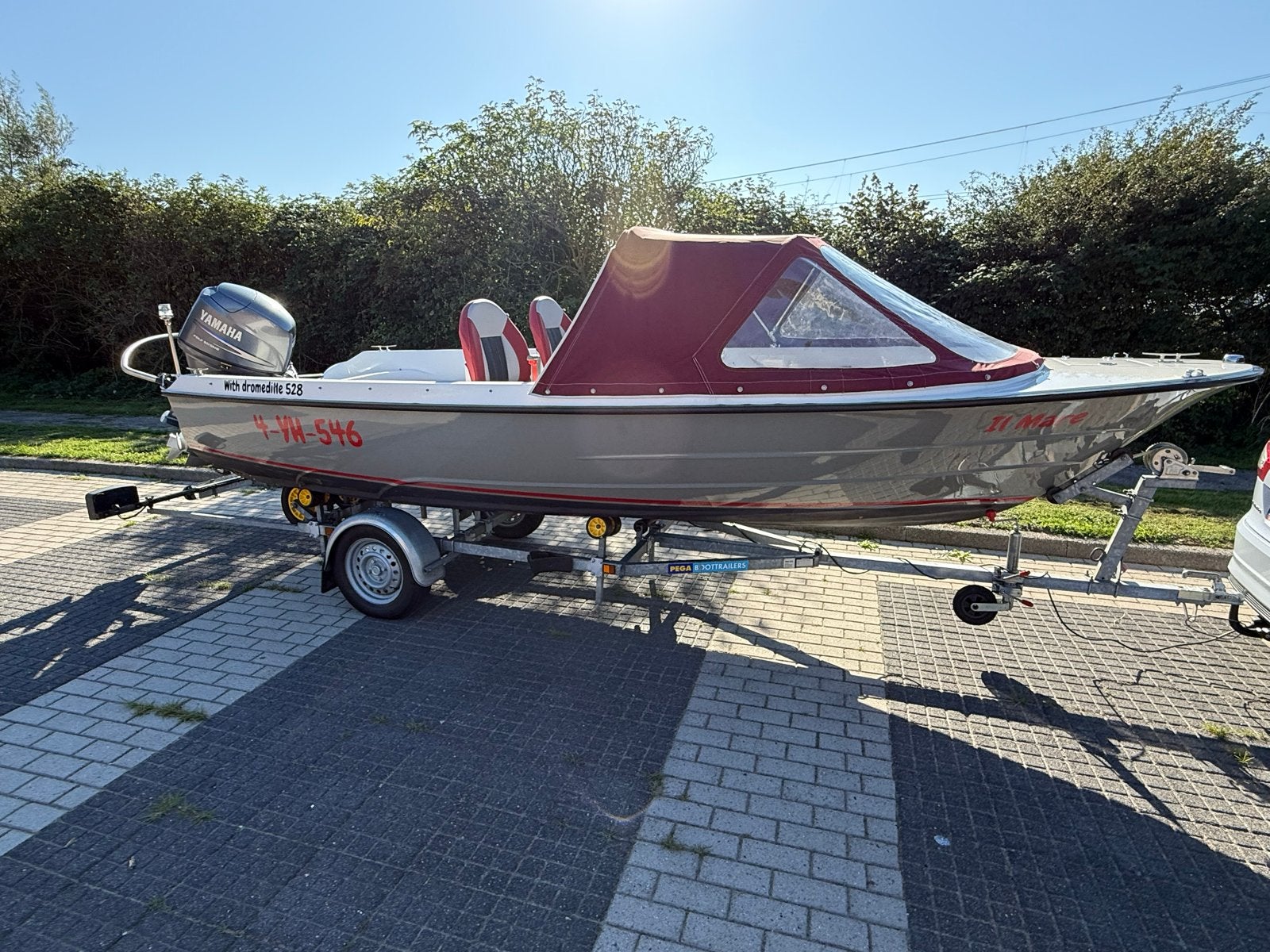 Kmv Dromedille 528 met Yamaha 60pk en Pega trailer, Watersport en Boten, Gebruikt, Buitenboordmotor, 5 m, Trailer
