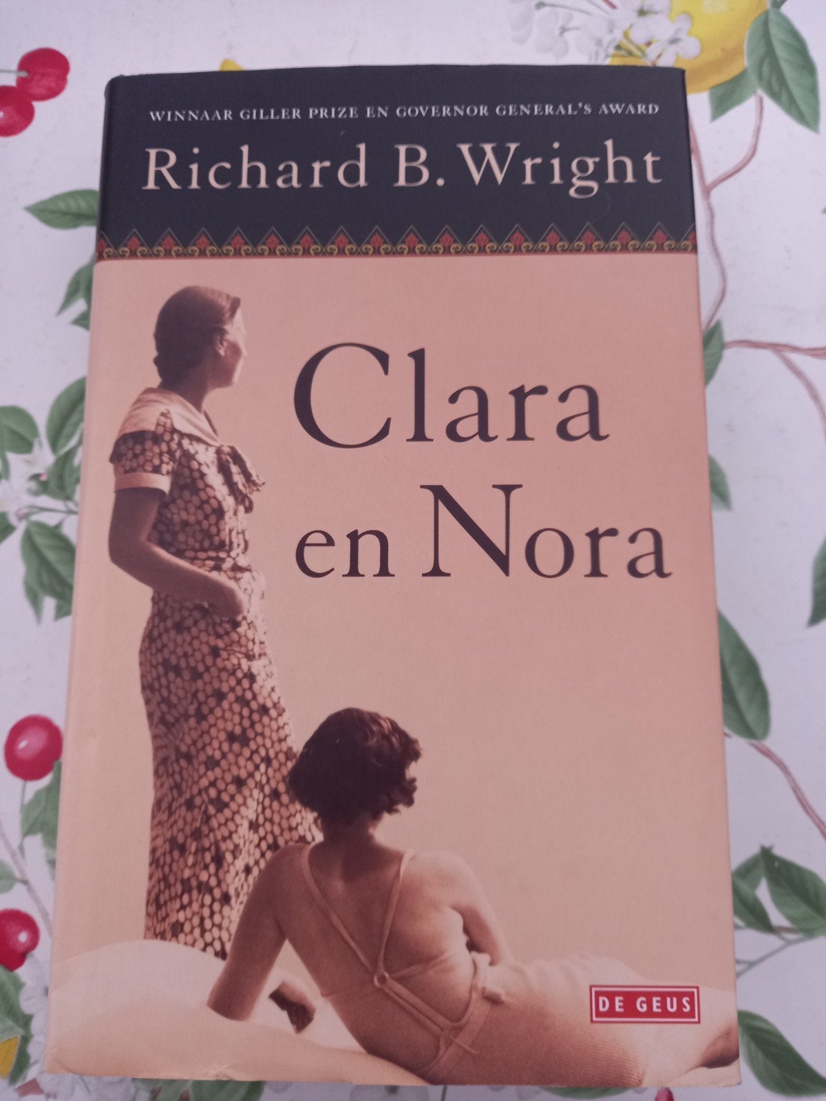 R.B. Wright - Clara en Nora S, Wereld overig, Ophalen of Verzenden, Zo goed als nieuw, R.B. Wright