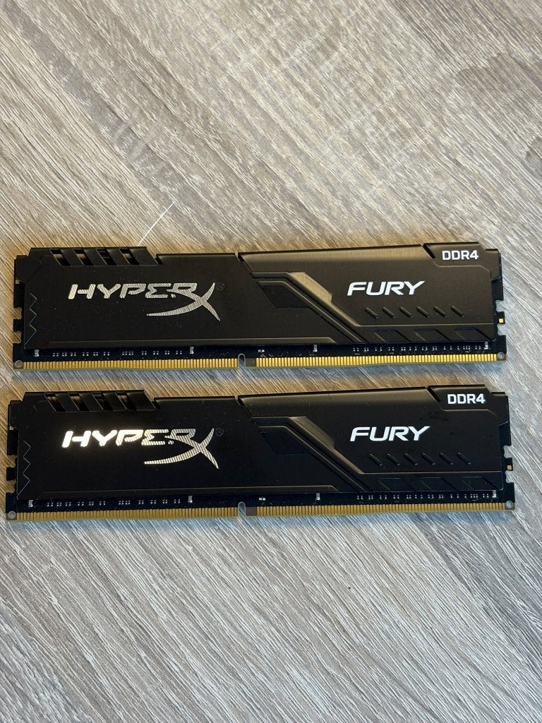 Vengeance 8x(2x8GB)DDR4 3200MHz HyperX 4x(2x8GB)DDR4 3200MHz, Computers en Software, Gebruikt, Wormerweg 8, 1311 XB, Vengeance & HyperX