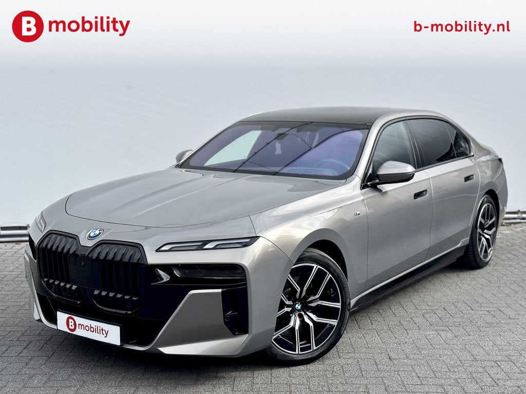 BMW i7 xDrive60 105,7 kWh M-Sport Pro SOH 98% Trekhaak Panor, Auto's, BMW, Automaat, Gebruikt, Zwart, 2000 kg