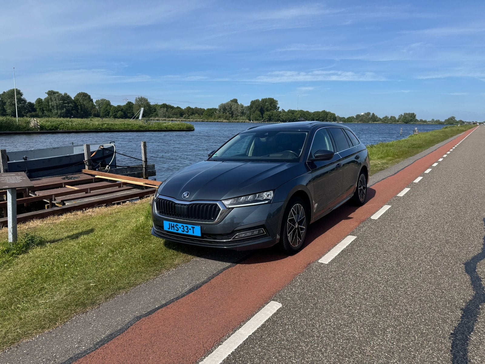 Skoda Octavia 2.0 TDI 150pk Greentech DSG 2022 Grijs, Auto's, Skoda, Zwart, 4 cilinders, Parkeerassistent, Leder en Stof