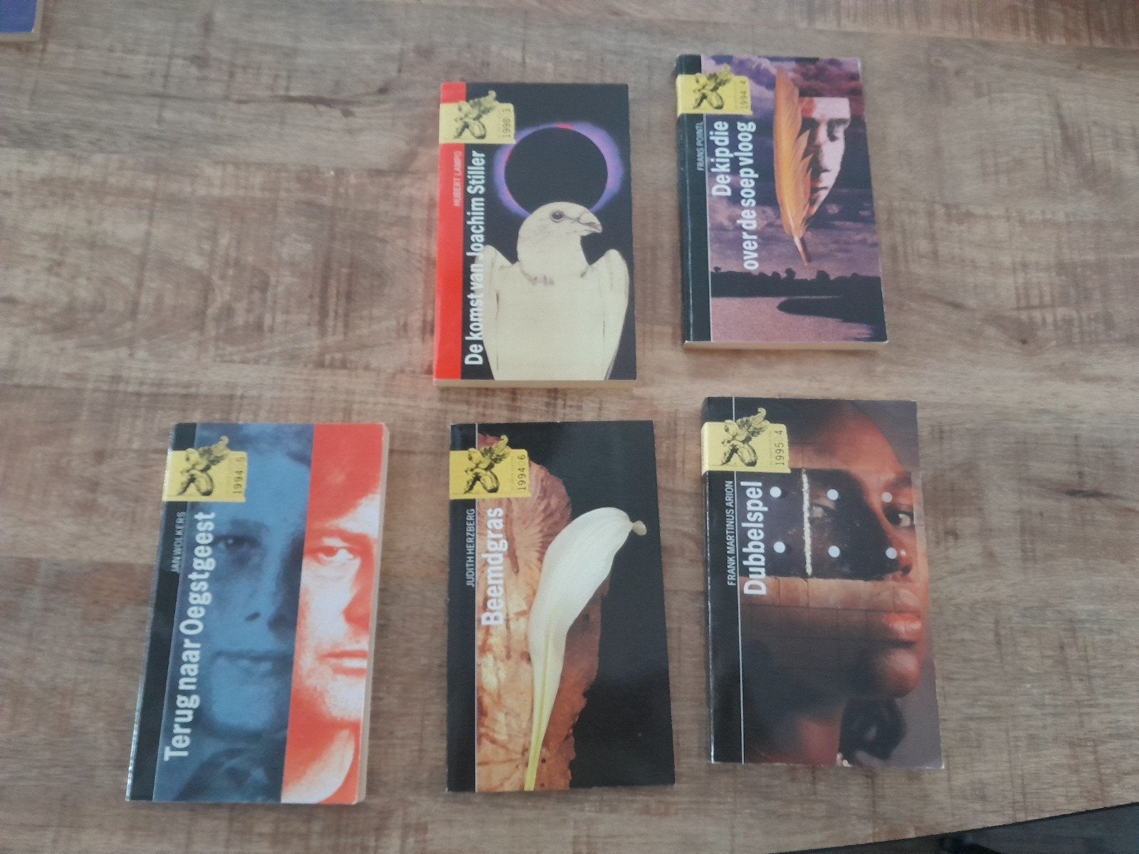5 Boekjes voor voortgezet onderwijs - Diverse schrijvers, Boeken, Ophalen of Verzenden, Gelezen