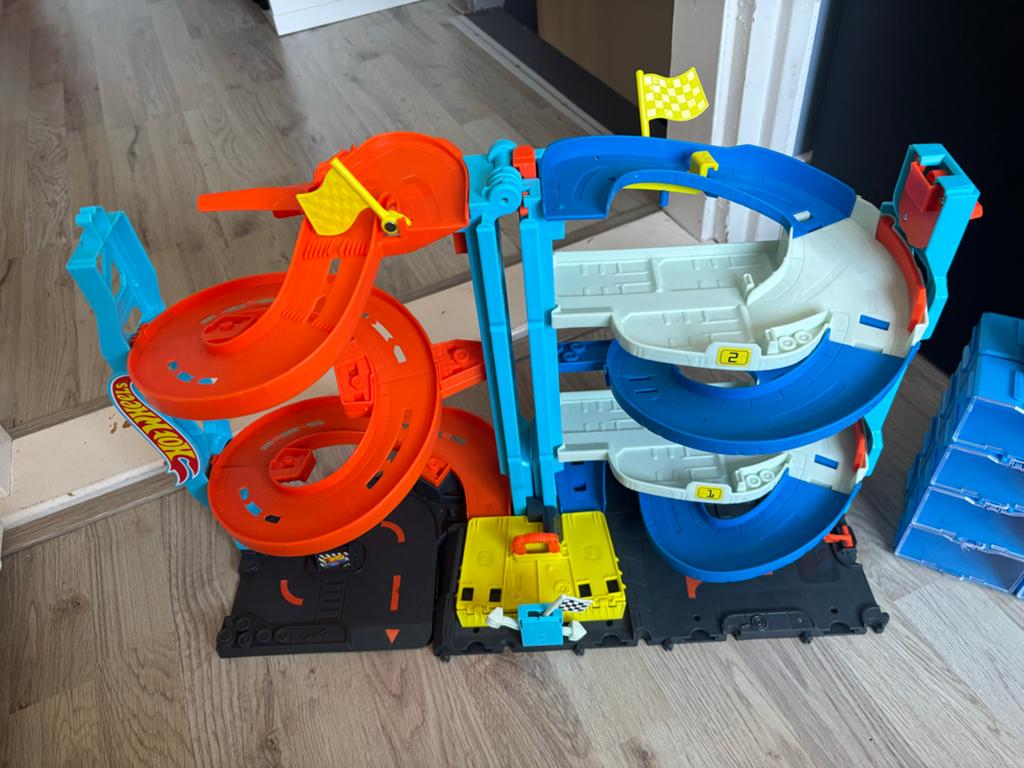 Hot Wheels Transformerende Racetoren, Kinderen en Baby's, Speelgoed | Speelgoedvoertuigen, Ophalen, Zo goed als nieuw
