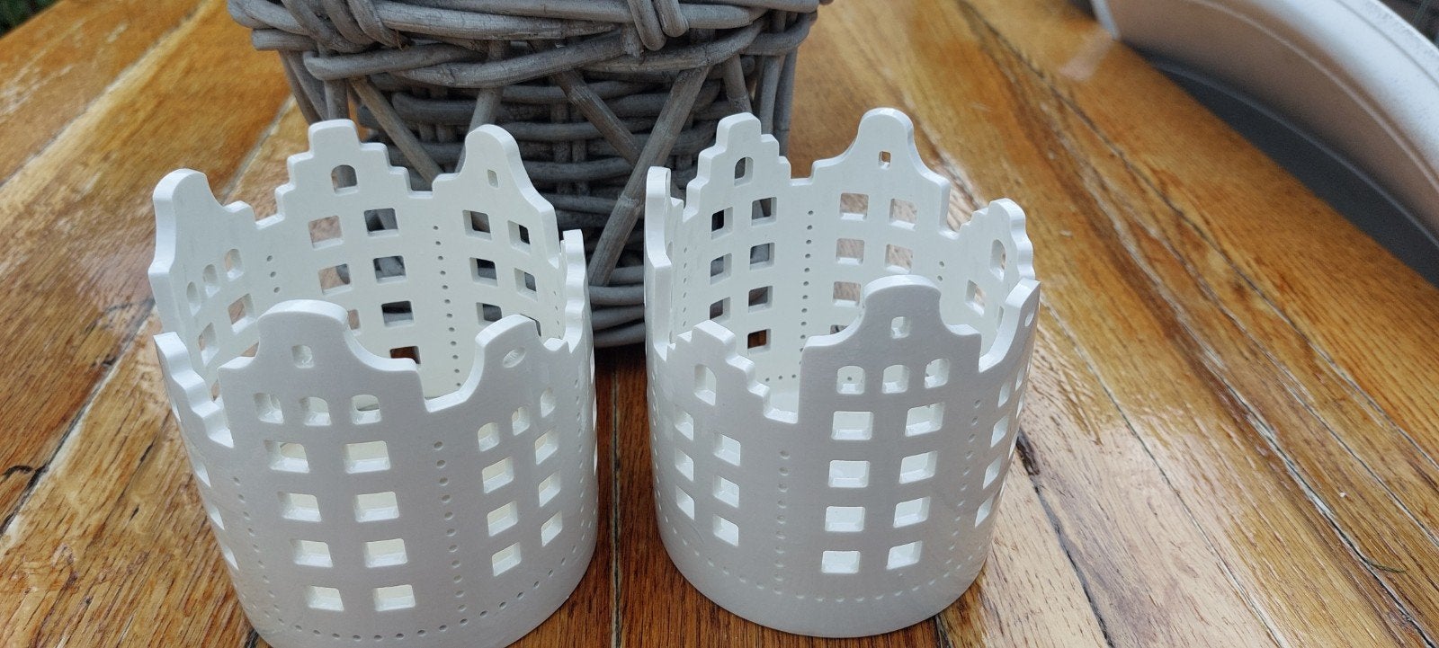 Herenhuisjes kandelaars wit 2×, Huis en Inrichting, Woonaccessoires | Kandelaars en Kaarsen, Ophalen of Verzenden