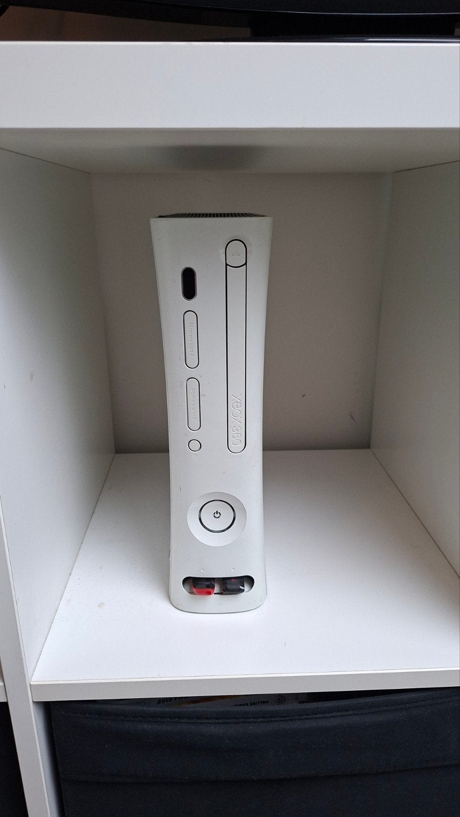 Xbox 360 met 2 controllers, alle kabels en GTA 5, Gebruikt, 2 spelers, Ophalen of Verzenden, Eén computer