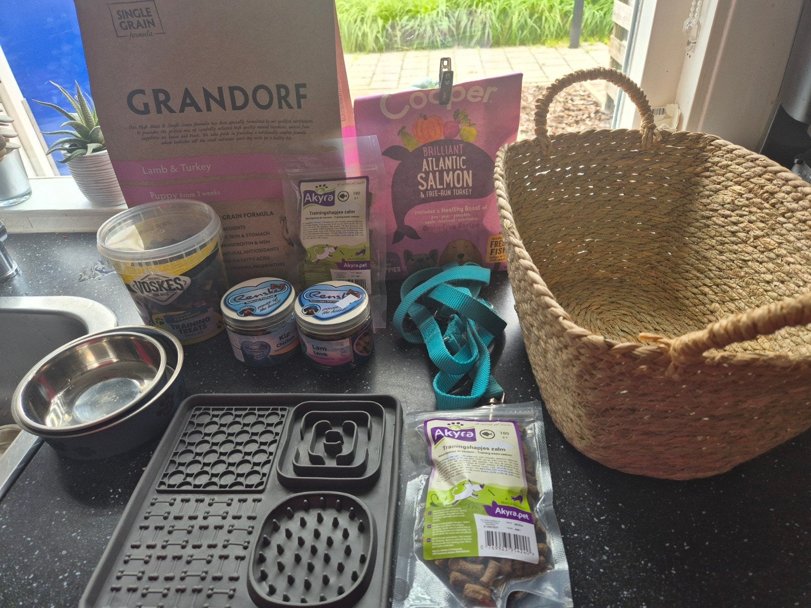 Dierenvoeding etc., Ophalen