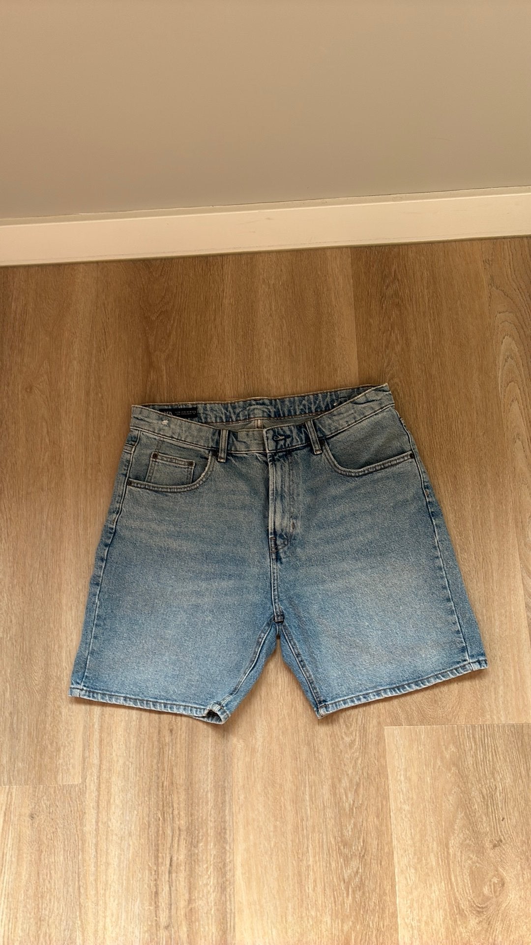 Zara spijker korte broek maat 42, Ophalen of Verzenden, Zo goed als nieuw, Blauw, W32 (confectie 46) of kleiner