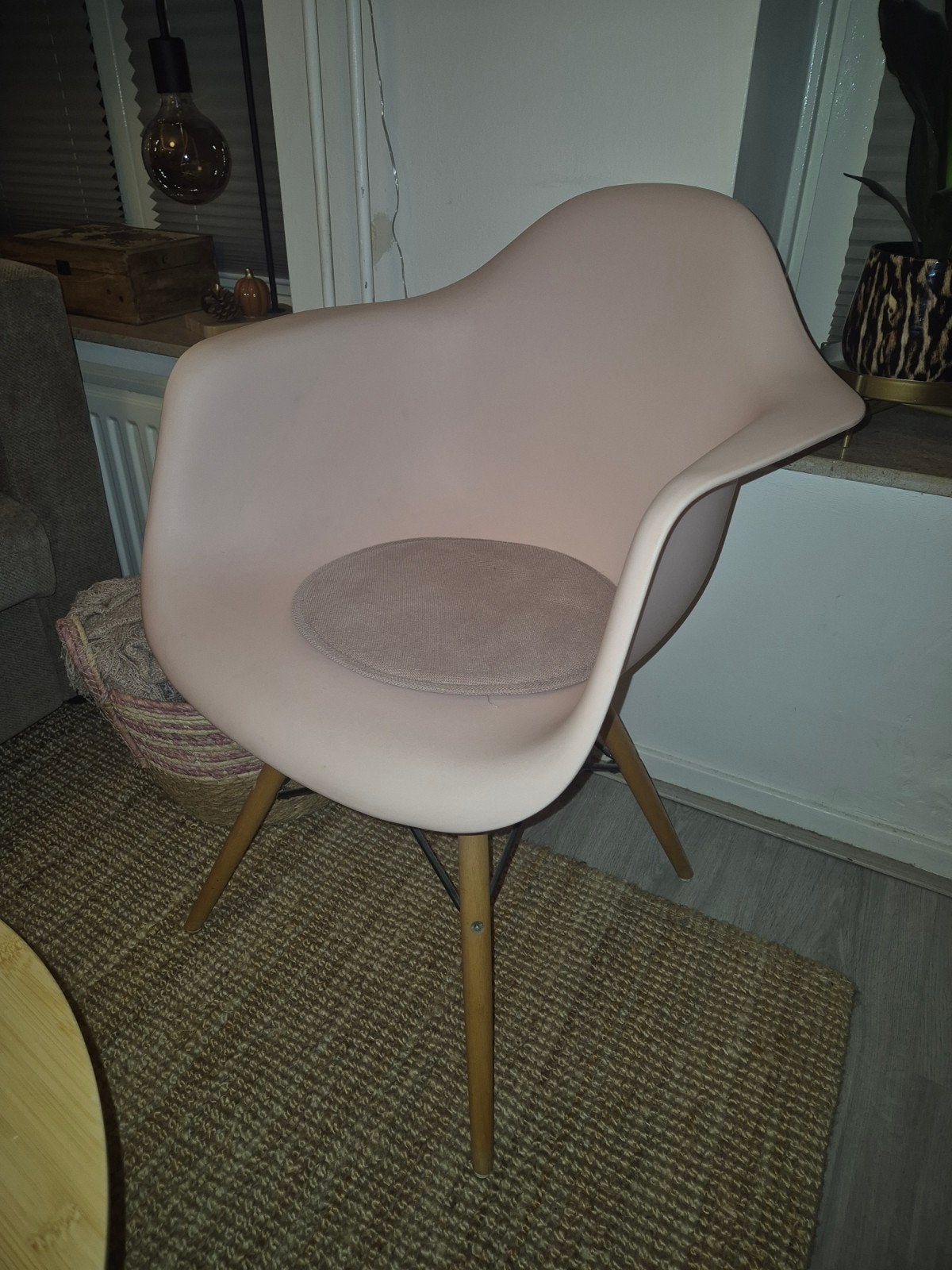 Roze stoel met zitkussentje, Ophalen, Overige kleuren, Zo goed als nieuw, Hout