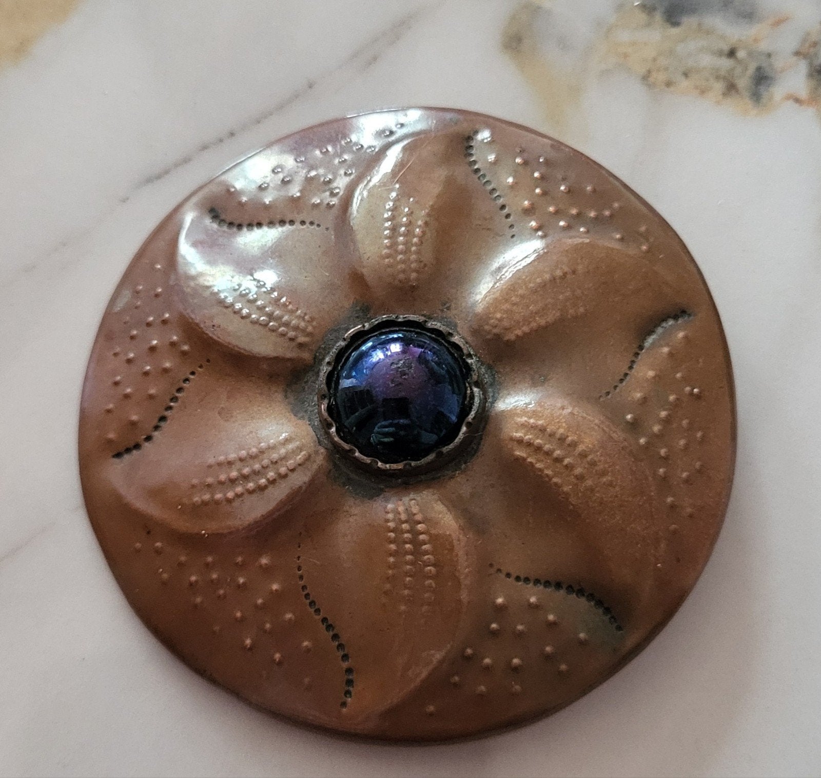 Antieke Amsterdamse School broche – CONRAD FEHN, Sieraden, Tassen en Uiterlijk, Verzenden, Koper, Broche