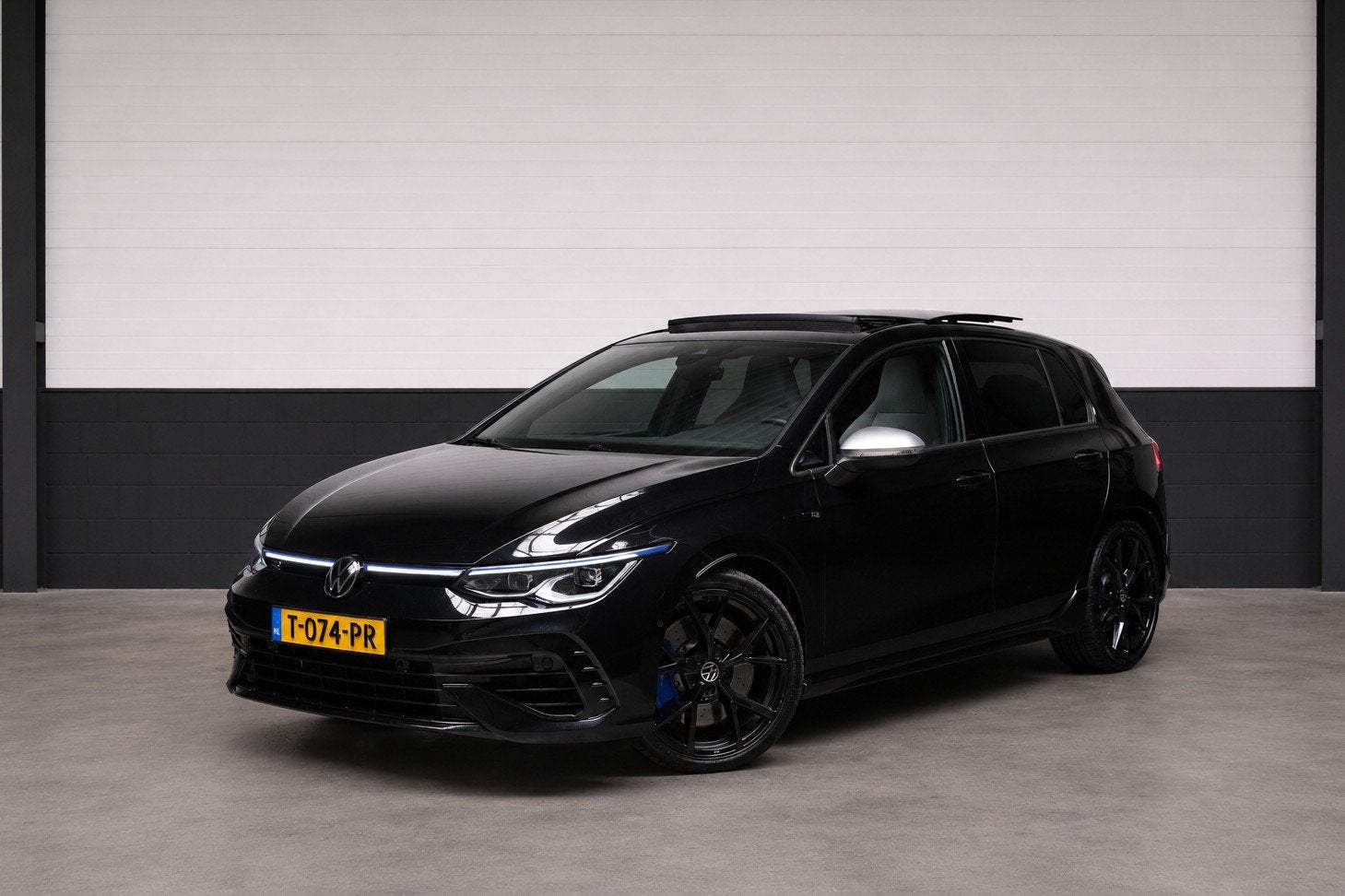 Volkswagen Golf 2.0 TSI R 4Motion Pano IQ Light Camera, Auto's, Automaat, Gebruikt, Euro 6, 4 cilinders