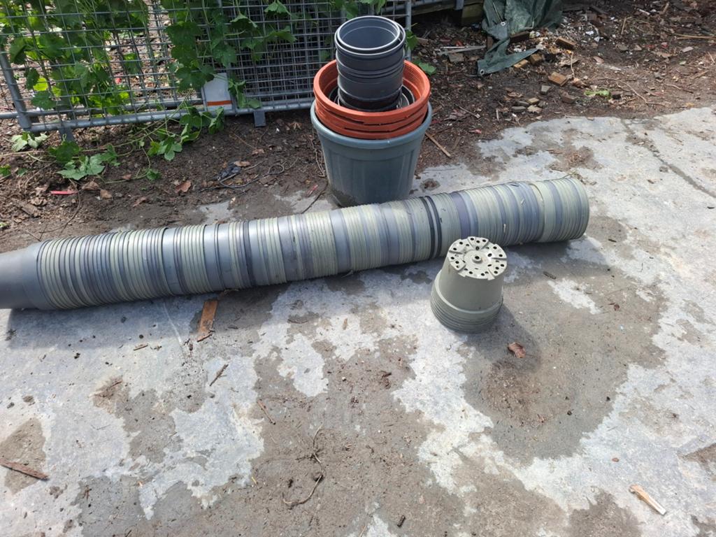 Plastic potten mogen gratis opgehaald worden, Tuin en Terras, Bloempotten, Ophalen, Kunststof, Rond, Minder dan 40 cm