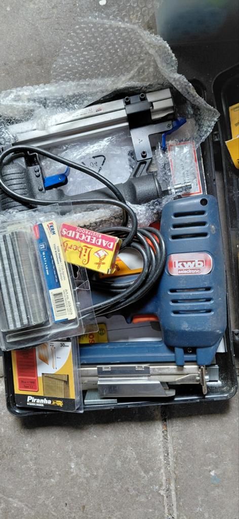 KWB Elektrische Tacker en Nietpistool Set, Ophalen of Verzenden, Gebruikt