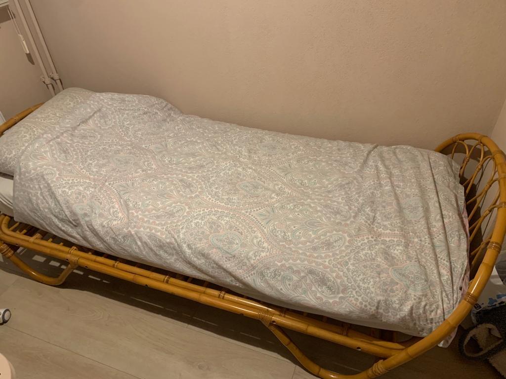 Bamboe bed - Eenpersoons, Huis en Inrichting, Slaapkamer | Bedden, Gebruikt, Eenpersoons, 90 cm, 200 cm, Overige materialen, Bruin