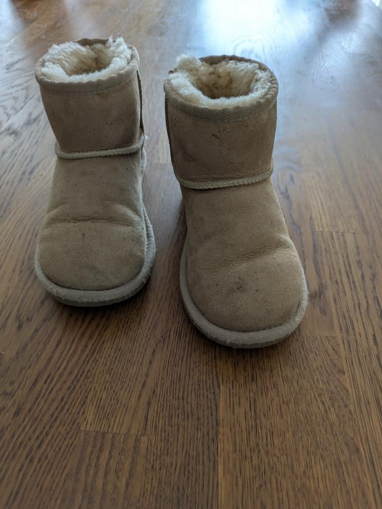 Originele UGG- Maat 32,5 - Gebruikt maar intact, Kinderen en Baby's, Kinderkleding | Schoenen en Sokken, Gebruikt, UGG, Jongen of Meisje