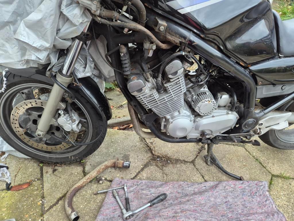 Onderdelen voor een diversion 900 s 4km, Motoren, Ophalen, Gebruikt