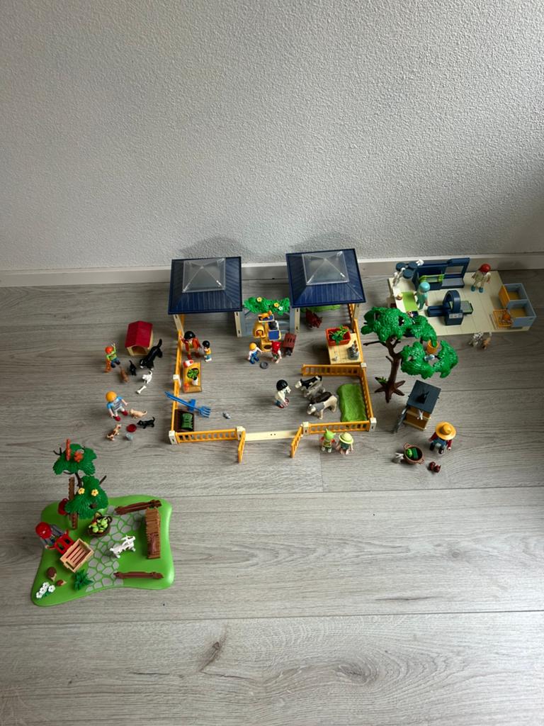 Playmobil sets dierenkliniek, boerderij en city life, Ophalen of Verzenden, Zo goed als nieuw