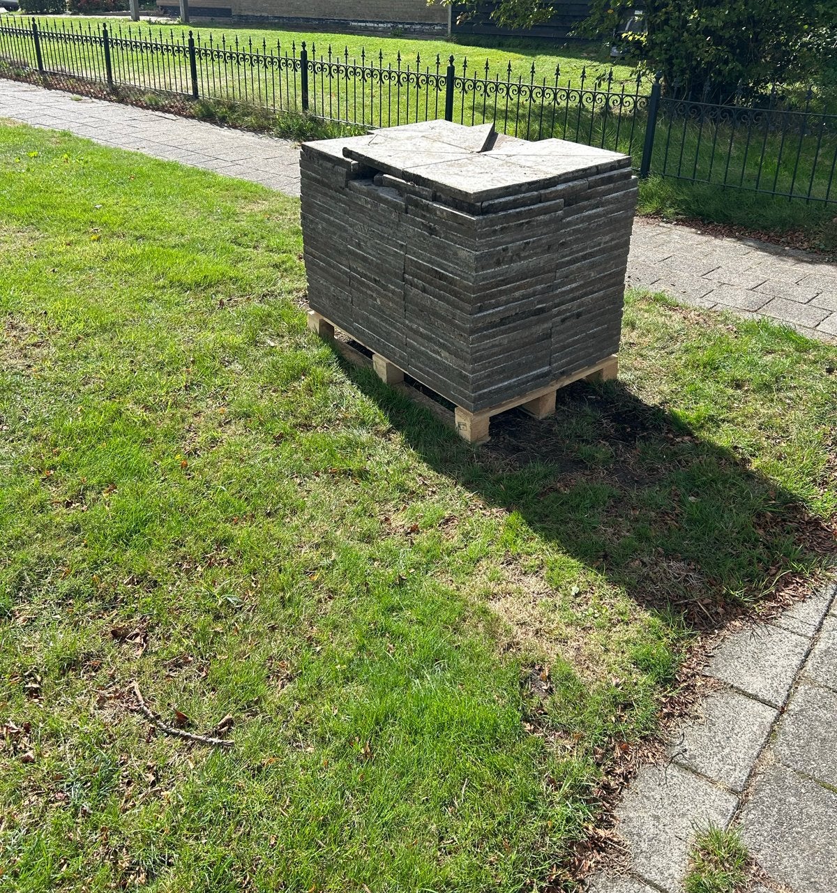 Gratis af te halen: tuintegels 40x40 cm - ca. 21,75 m², Tuin en Terras, Tegels en Klinkers, Ophalen, Gebruikt, 10 m² of meer, Beton