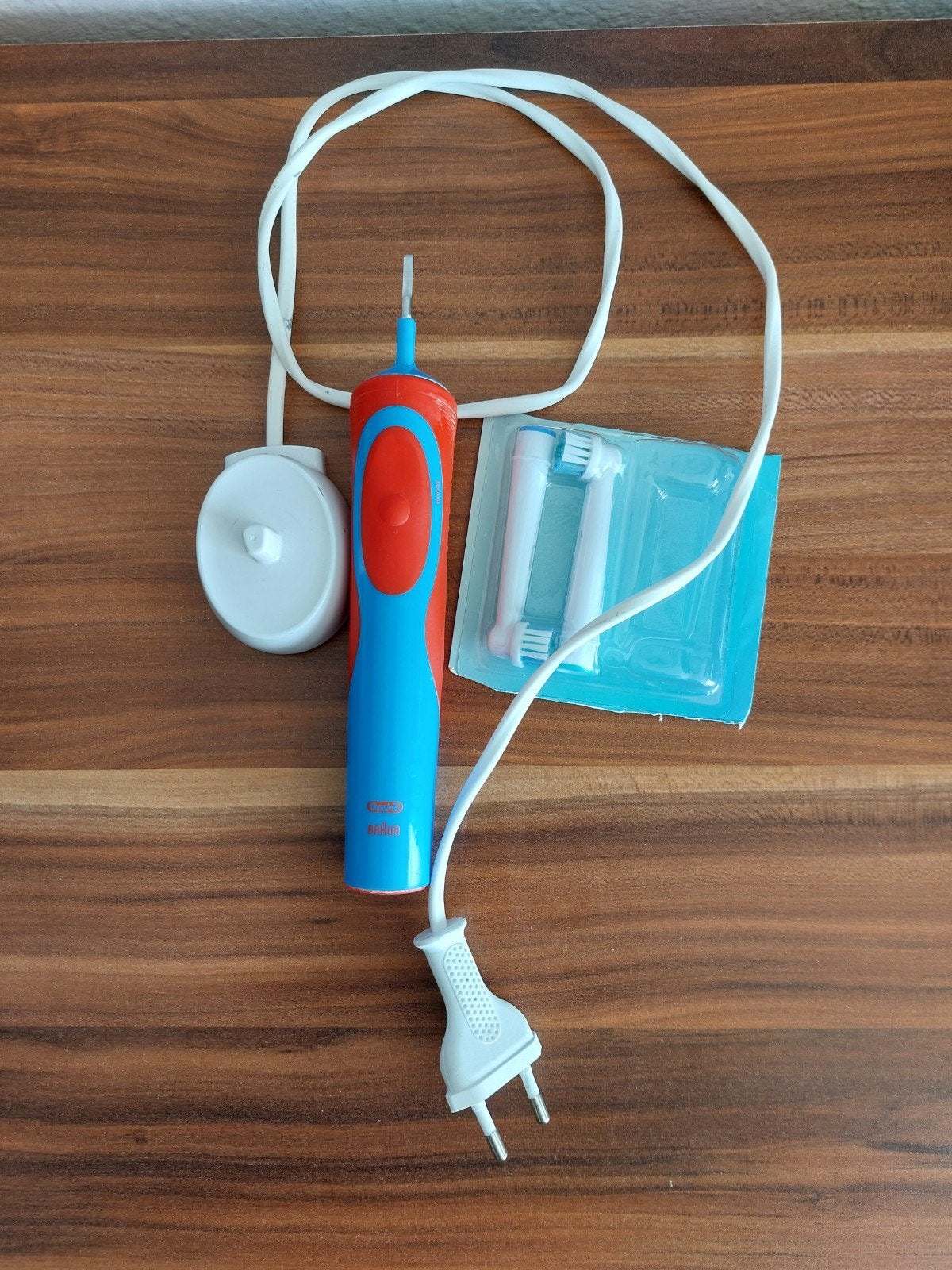 Braun elektrische tandenborstel, Ophalen of Verzenden, Zo goed als nieuw, Mondverzorging