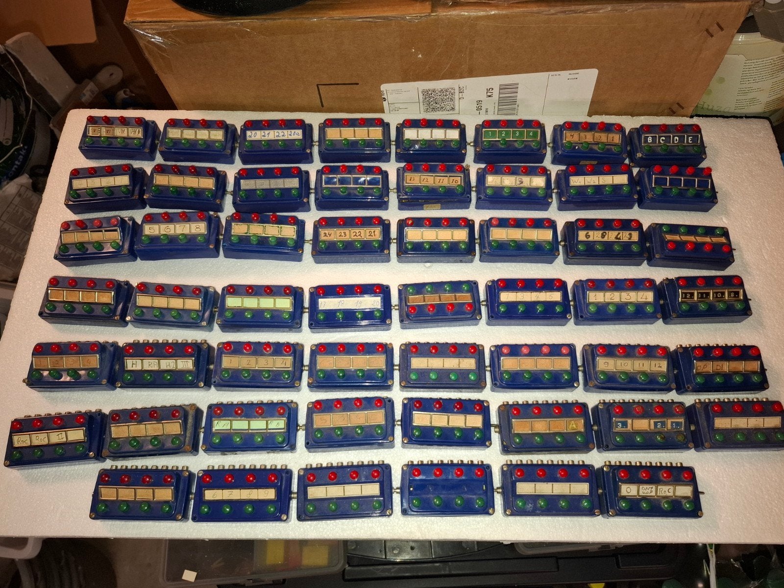 54 stuks marklin 7072 schakel kastjes, Gebruikt, Ophalen of Verzenden, Märklin, Transformator of Voeding