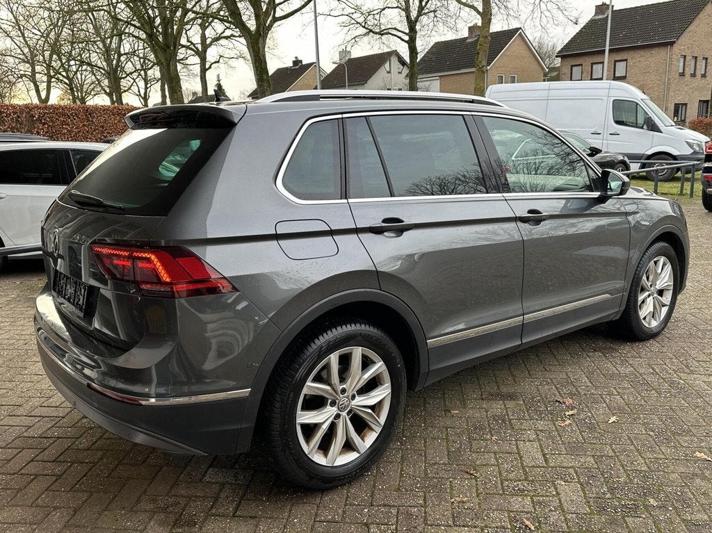 Volkswagen Tiguan 1.5 TSI ACT Highline Led, Climat, Digidash, Gebruikt, 150 pk, Bedrijf, 1405 kg