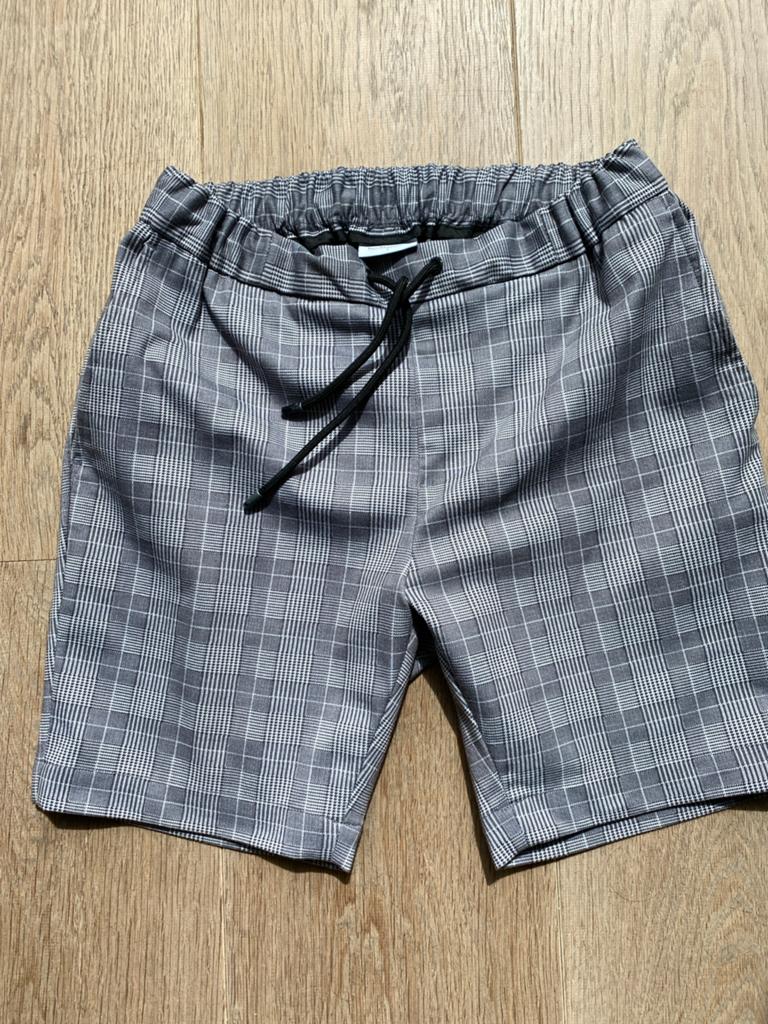 Daily Aesthetikz Geruite Shorts - Maat S, Ophalen of Verzenden, Zo goed als nieuw, Overige maten, Grijs