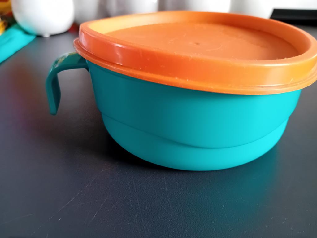 Tupperware fruitbakje - Handig voor onderweg!, Ophalen of Verzenden, Gebruikt, Groen, Bak of Kom