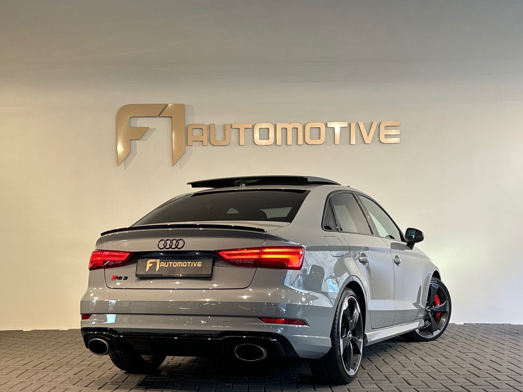 Audi RS3 Limousine 2.5 TFSI quattro Pano|RS Seat|Keyless|B&O, Auto's, Audi, Automaat, Dealer onderhouden, Gebruikt, RS3