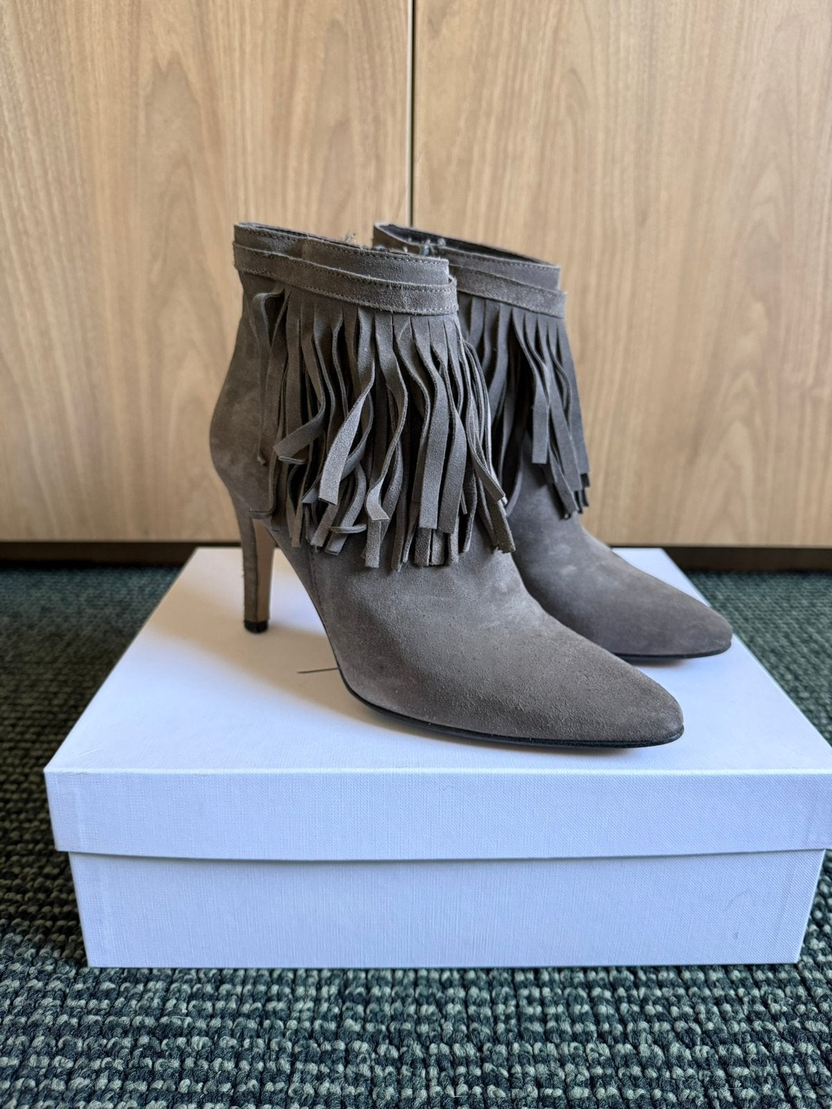 Toral shoes grijze enkel laars met franjes maat 37, Kleding | Dames, Schoenen, Lage of Enkellaarzen, Ophalen of Verzenden, Grijs