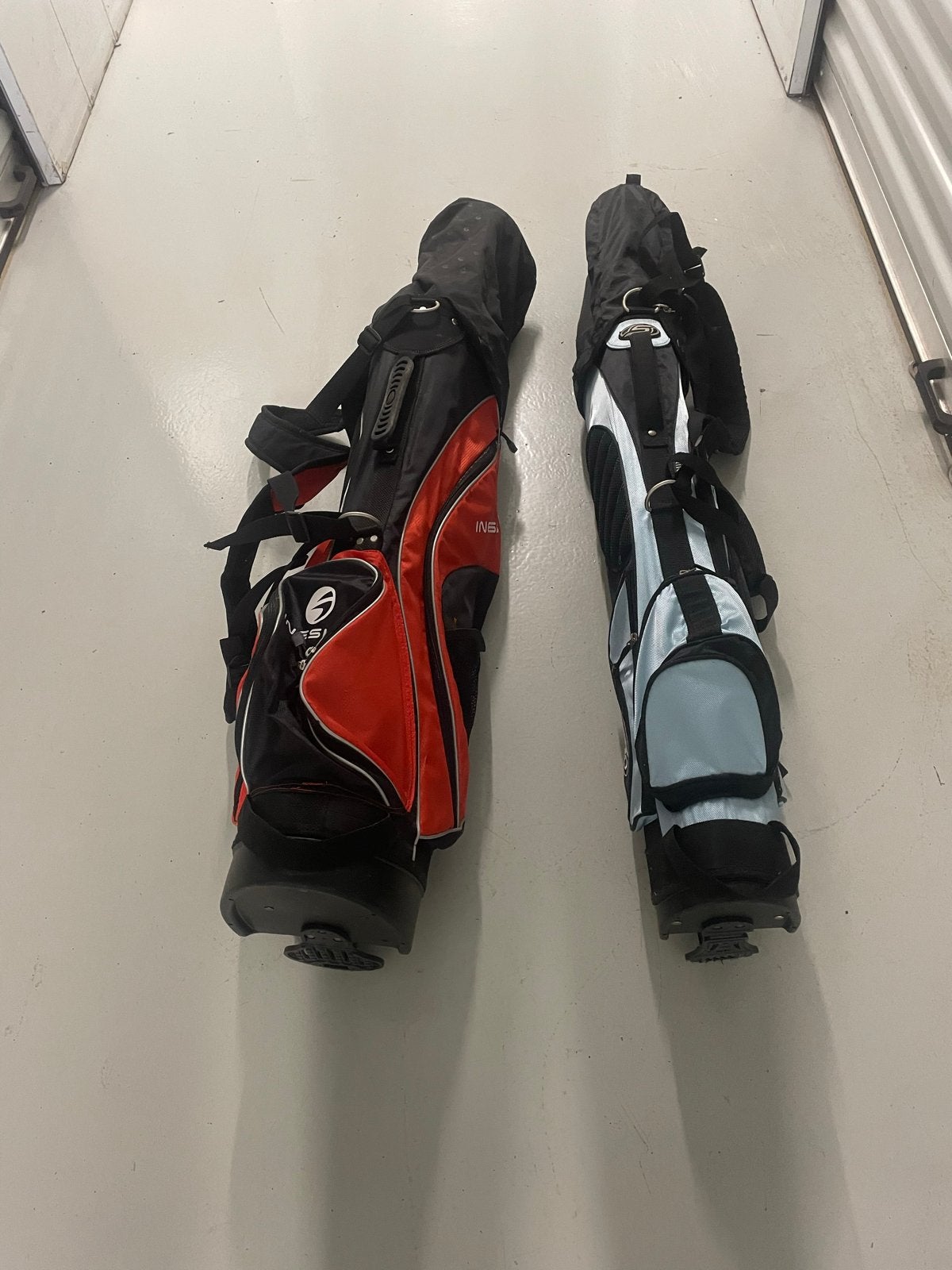 Twee golfdraagtassen: Inesis en Skymar met clubs, Ophalen, Gebruikt, Tas, Overige merken
