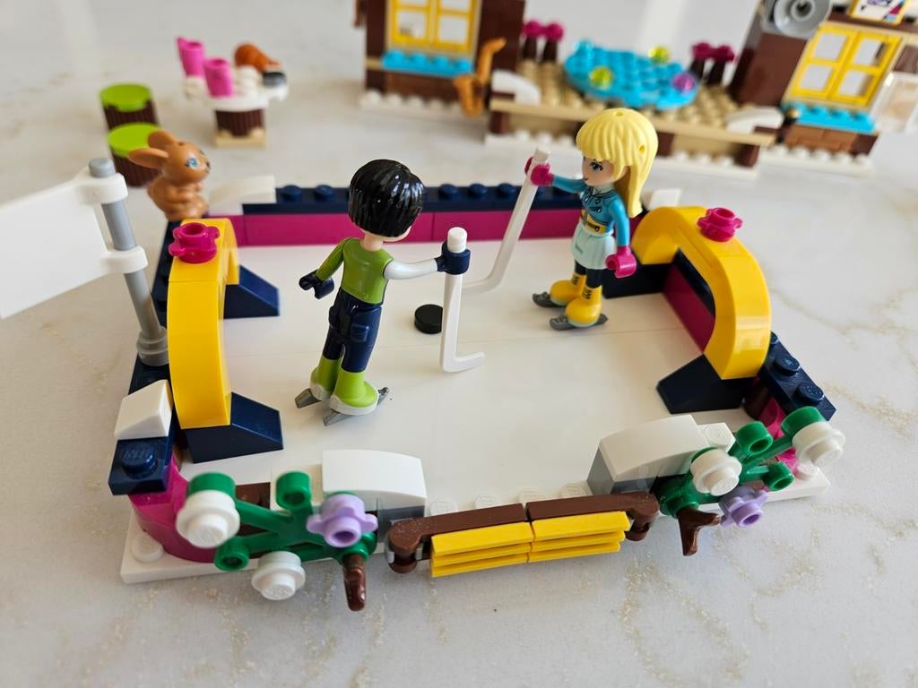 Lego Friends 41322 Snow Resort Schaatsbaan - Compleet, Kinderen en Baby's, Speelgoed | Duplo en Lego, Gebruikt, Lego, Complete set