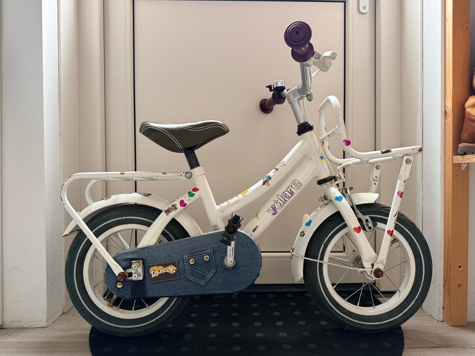 Volare kinderfiets wit met hartjes en mandje  - 12 inch, Fietsen en Brommers, Ophalen, Gebruikt, Velgrem, Minder dan 16 inch