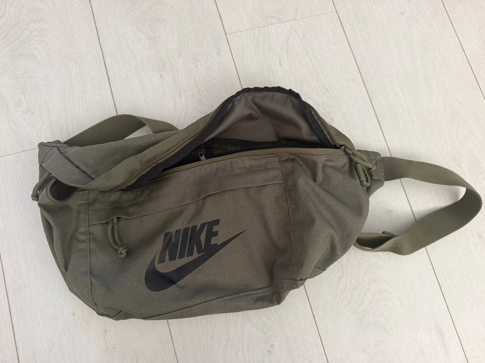 Nike heuptas groen, Ophalen of Verzenden, Zo goed als nieuw