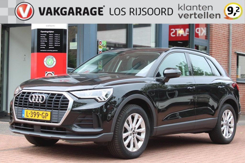 AUDI Q3 45 TFSI PHEV *Business* | Carplay | Cruise & Climate, Automaat, Gebruikt, 150 pk, Zwart