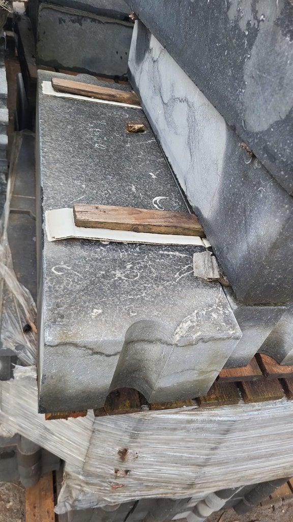 10 stuks gebruikte hardsteen opsluitbanden, Tuin en Terras, Ophalen, Gebruikt, Biels, Natuursteen