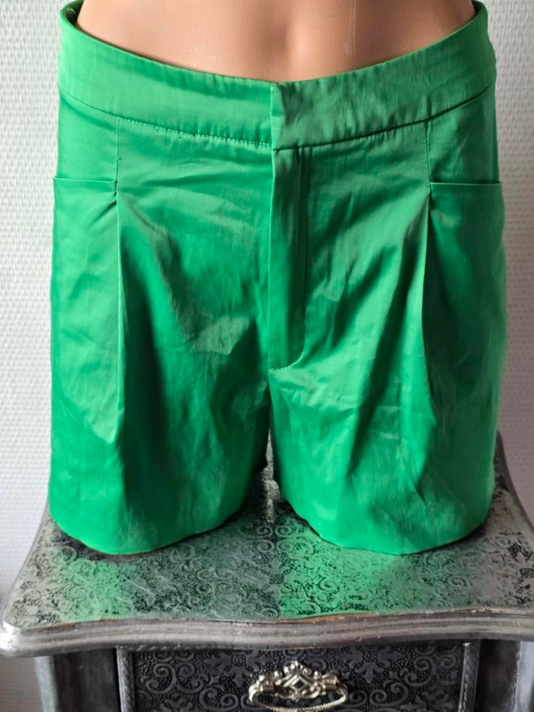 Zara dames Groene korte broek maat M, Maat 38/40 (M), Kort, Zara, Ophalen of Verzenden