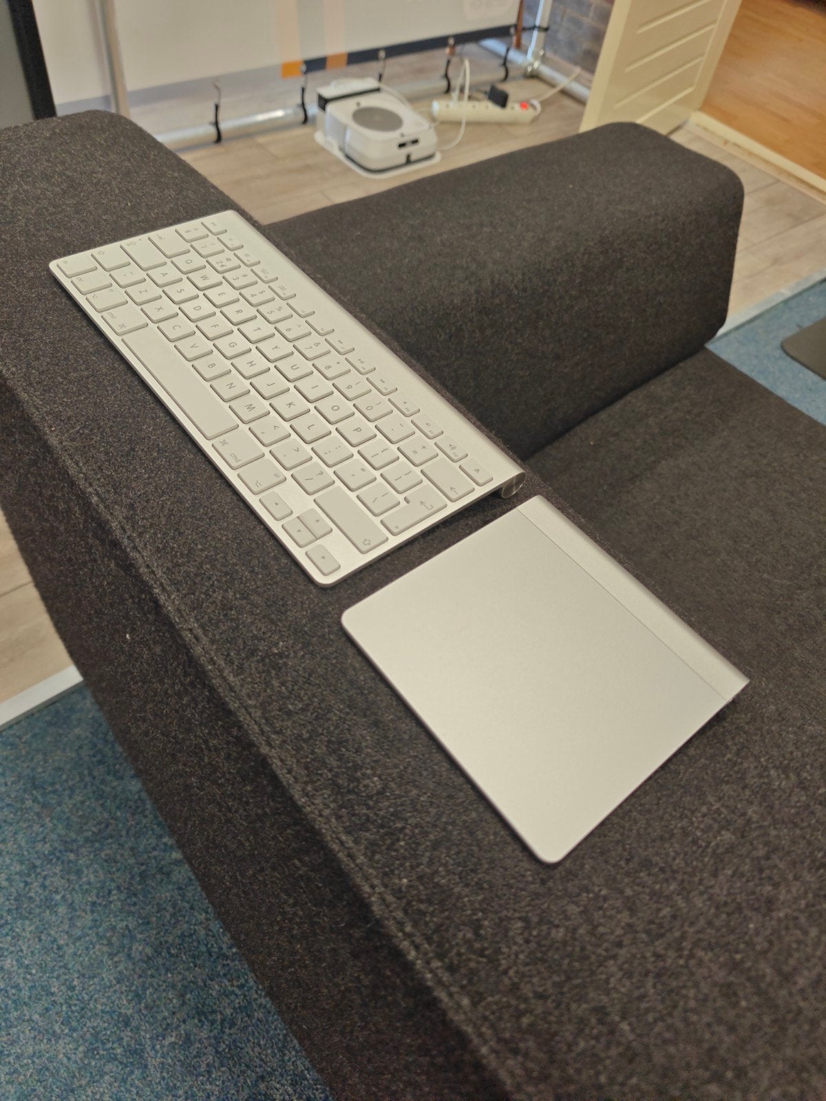 Apple Magic Keyboard en Magic Trackpad (Bluetooth), Computers en Software, Toetsenbord en muis-set, Zo goed als nieuw, Draadloos