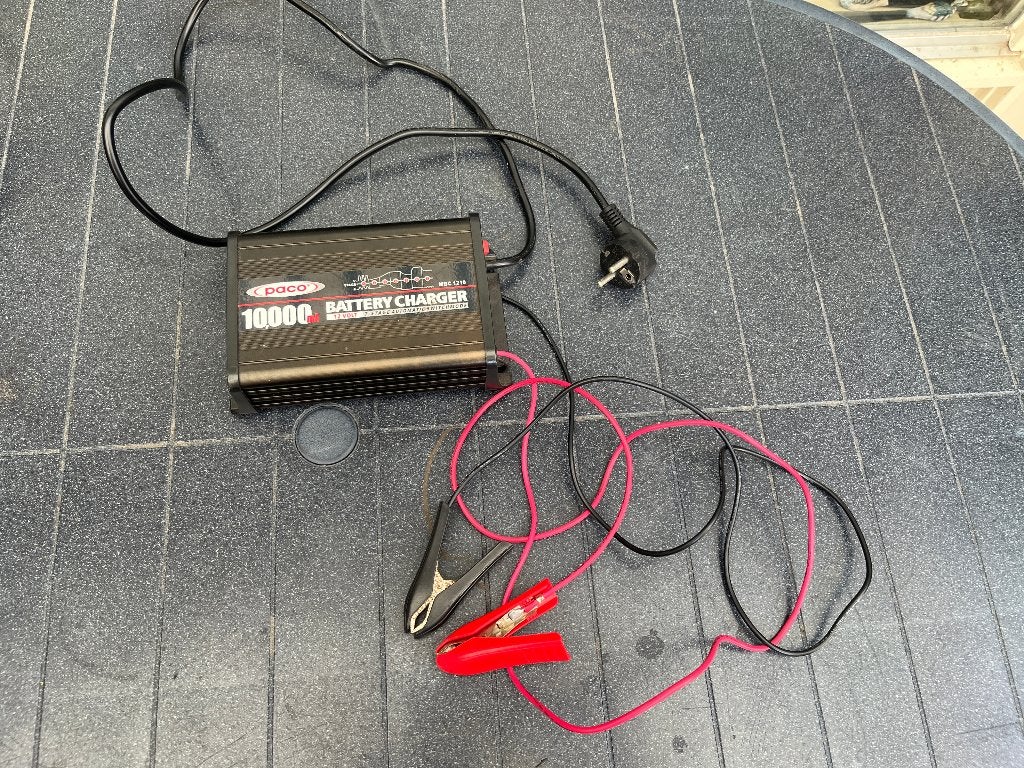 paco 10.000mA, 12V battery charger, Ophalen of Verzenden, Gebruikt